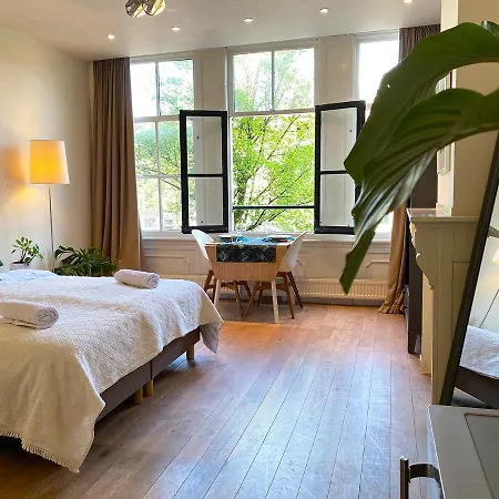 ゲストハウス The Canalview Retreat