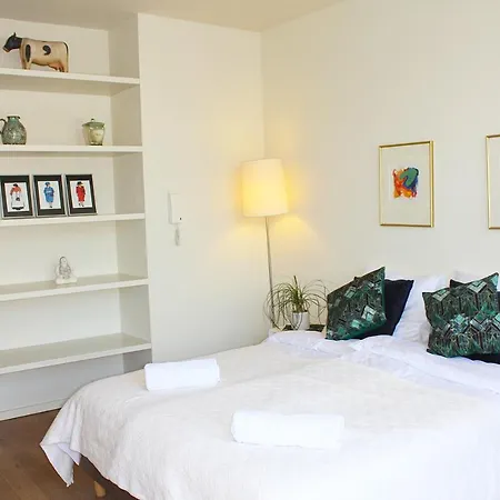 ゲストハウス The Canalview Retreat 4*