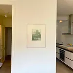 The Canalview Retreat 4* Amsterdam