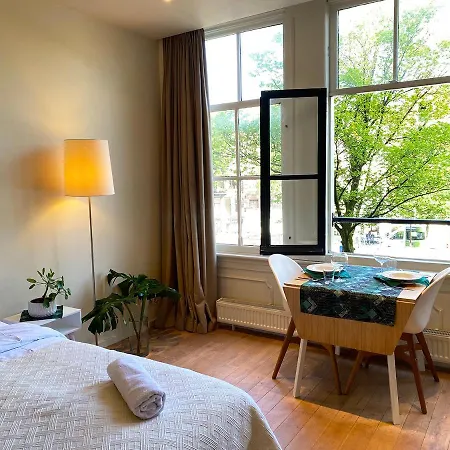 The Canalview Retreat 4* Amszterdam