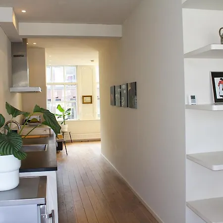 The Canalview Retreat 4* Amsterdam