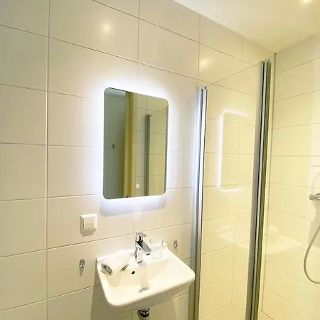 게스트하우스 The Canalview Retreat 4*