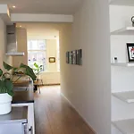 The Canalview Retreat 4* Amsterdam